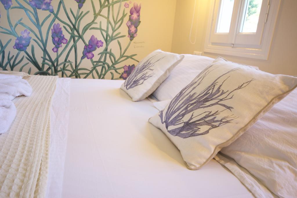 Konstantina Studios Alónnisos Rom bilde